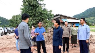  Phet Phomphiphak Inspects Flood Recovery Efforts in Oudomxay